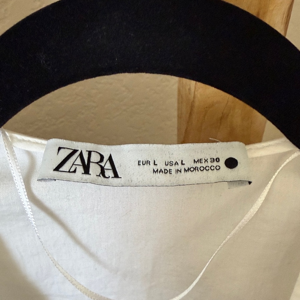 Zara White Button-Front Deep V Blouse - Picture 5 of 6